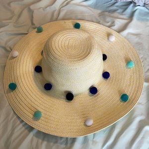 Light cream/ yellow straw hat